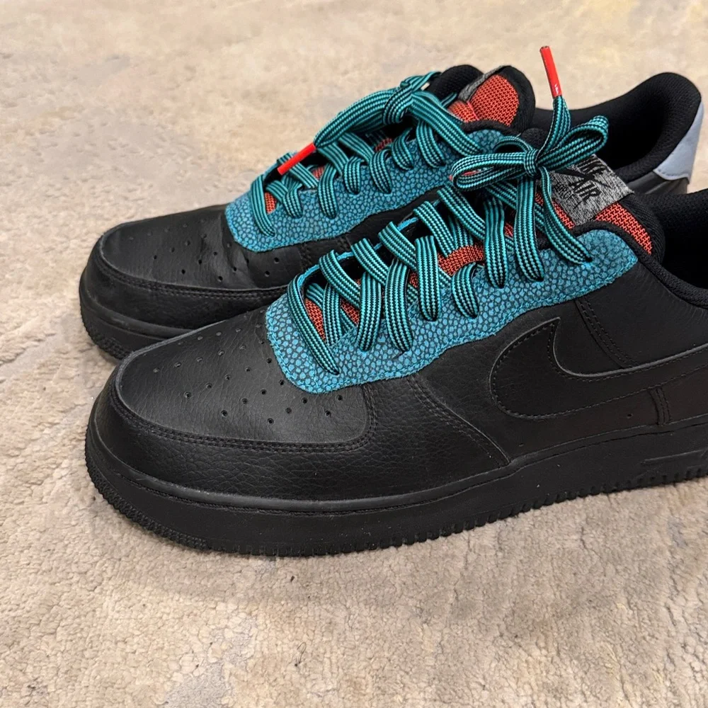 Size 11- Nike Air Force 1 '07 LV8 4 Black Obsidian Mist in EUC no‎ box